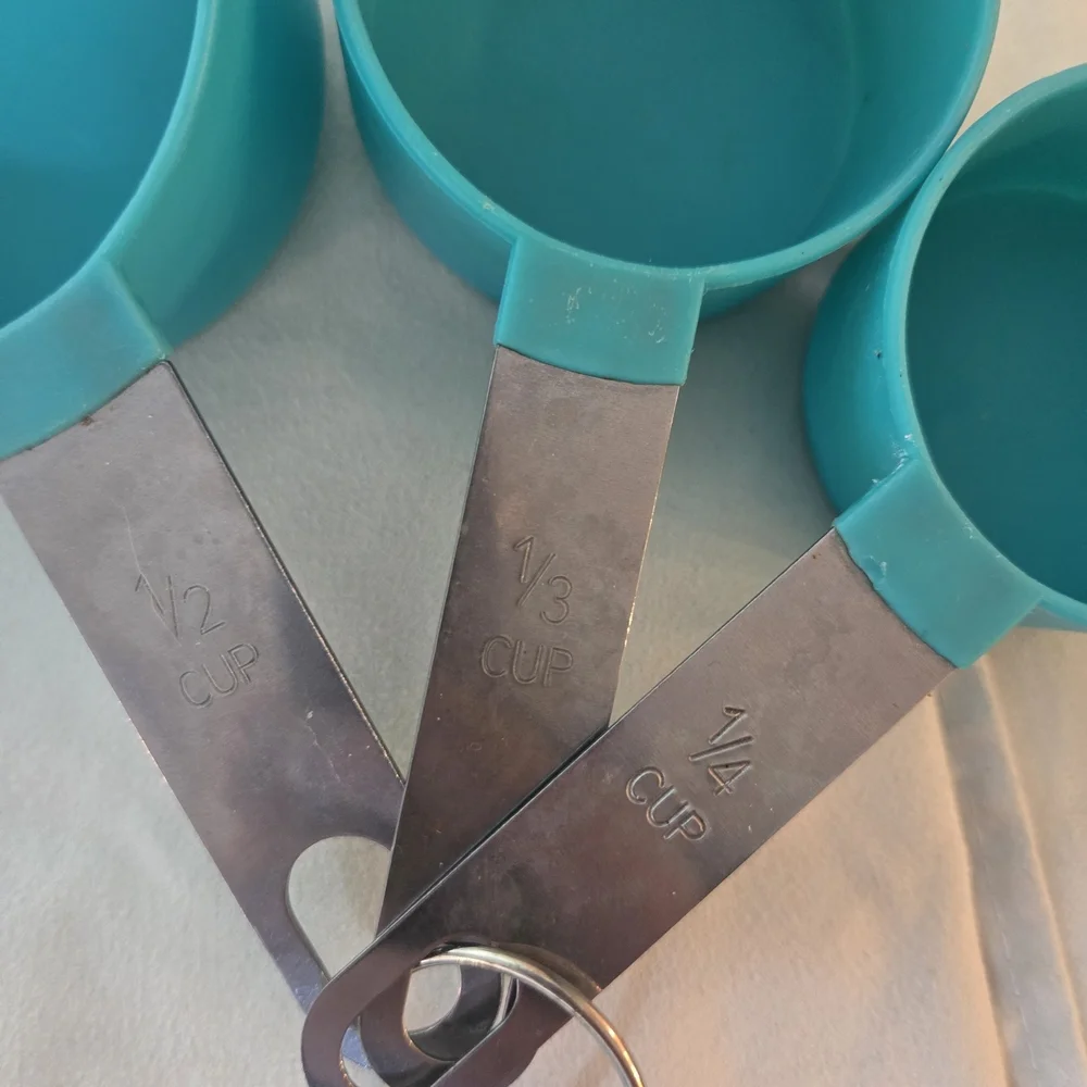 Teal Measuring Cups Set